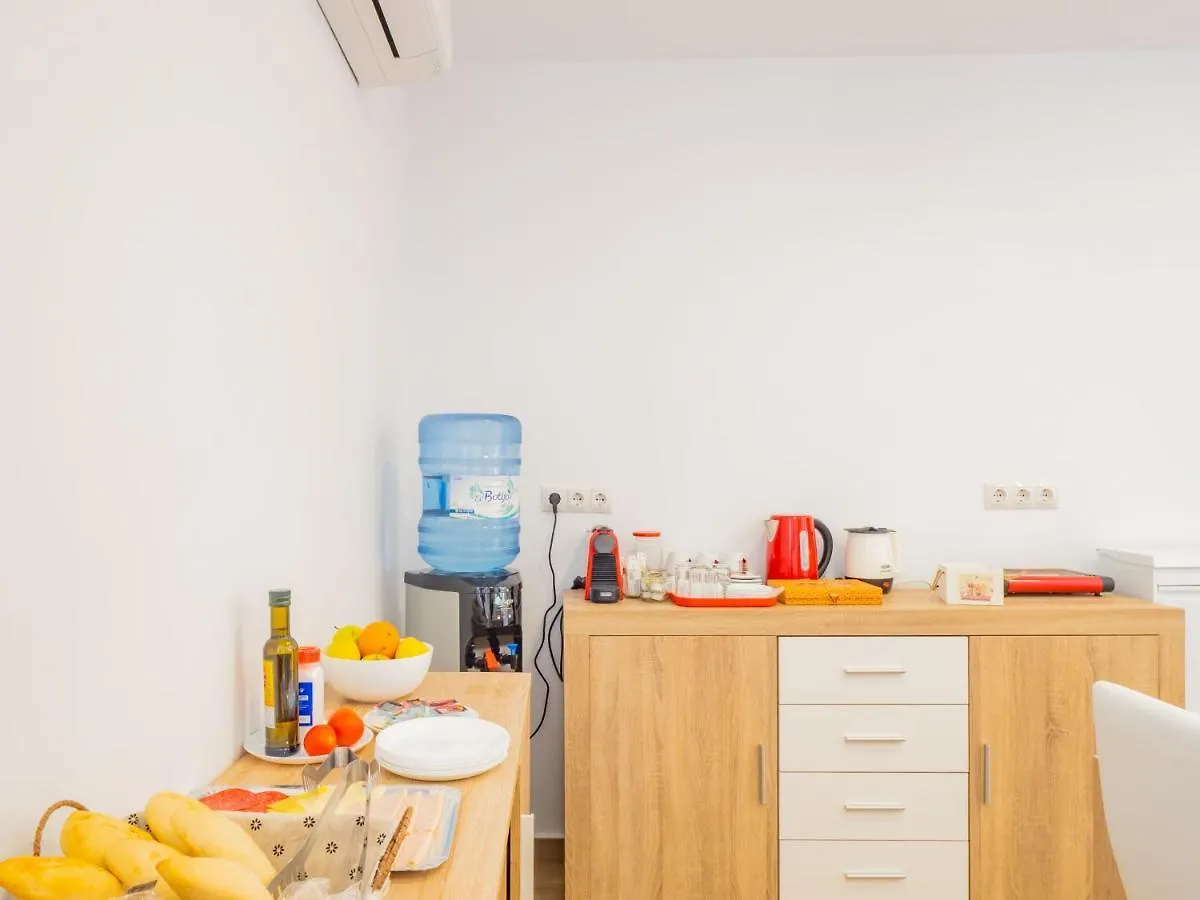 ゲストハウス Cubo'S Hostal William'S Sunny 3 With Breakfast トレ・デ・ベナガルボン