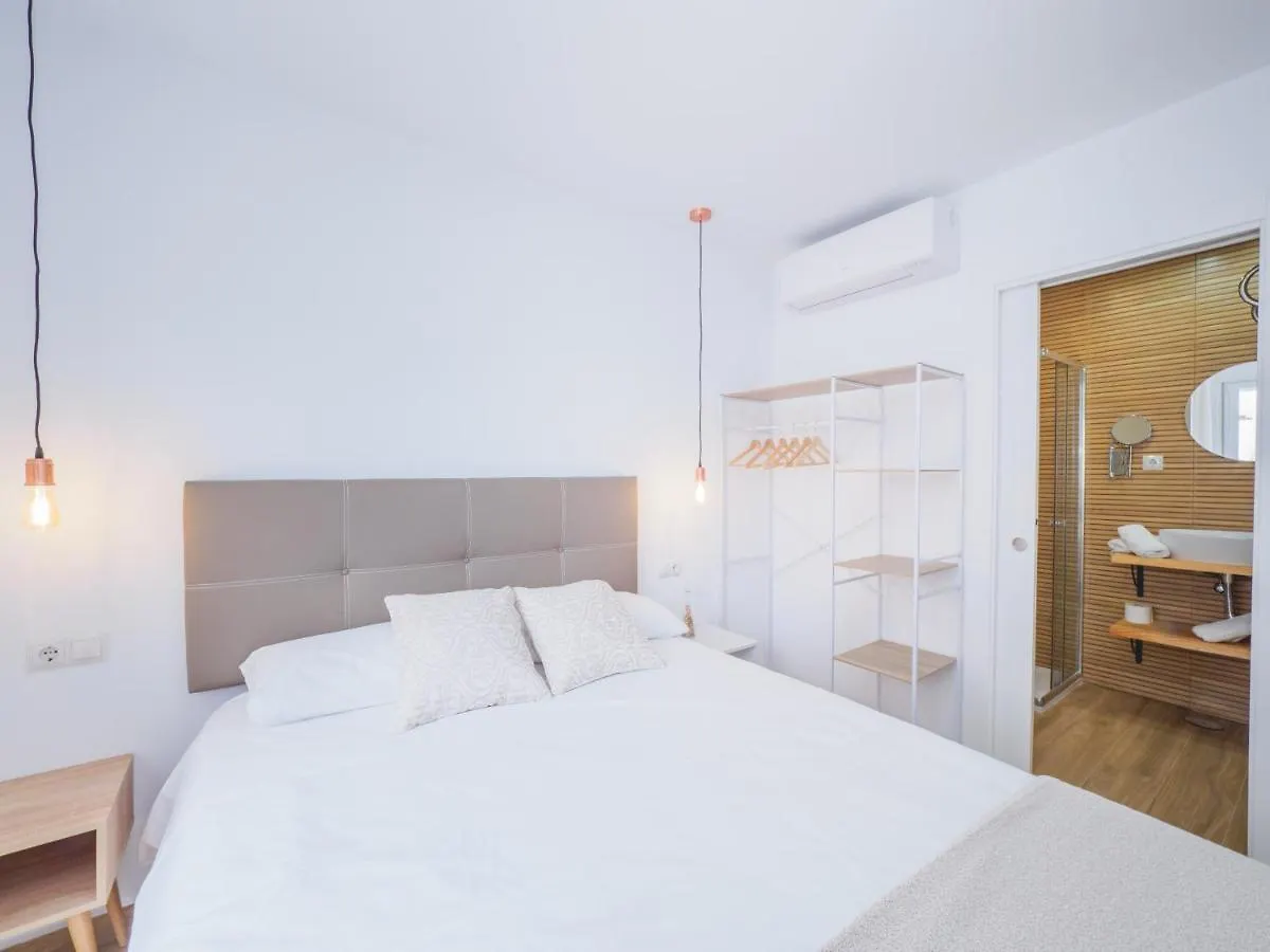 Cubo'S Hostal William'S Sunny 3 With Breakfast Torre de Benagalbon
